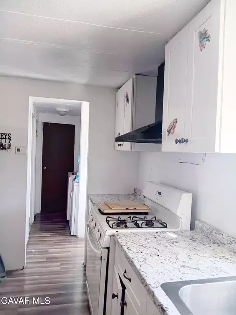 Kitchen - 1301 E Avenue I #SPC 233, Lancaster, CA 93535 photo 3 of 6