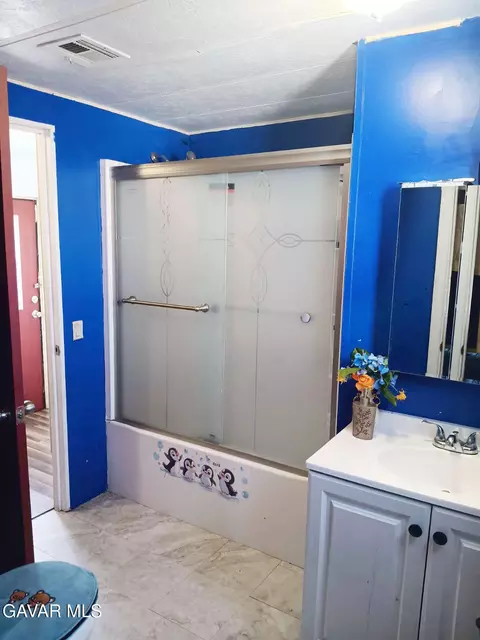 Bath - 1301 E Avenue I #SPC 233, Lancaster, CA 93535 photo 1 of 2