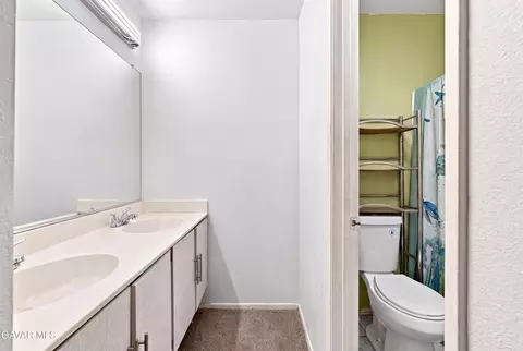 Bath - 5344 Sunburst Dr, Palmdale, CA 93552 photo 1 of 3