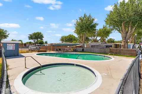 Exterior - 1617 E Avenue I #42, Lancaster, CA 93535 photo 7 of 7