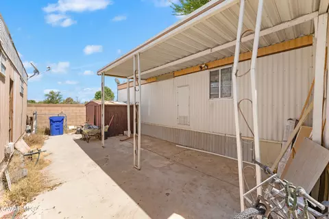 Exterior - 1617 E Avenue I #42, Lancaster, CA 93535 photo 4 of 7