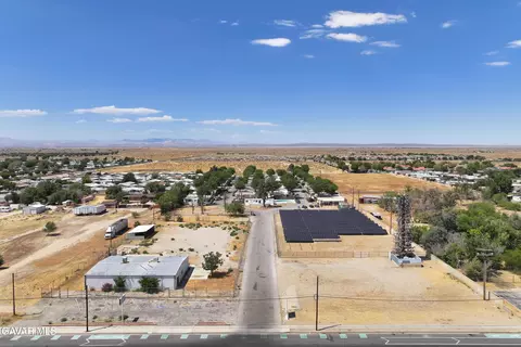 View/Area - 1617 E Avenue I #42, Lancaster, CA 93535 photo 2 of 7