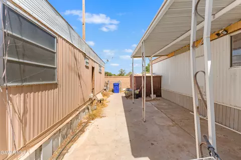 Exterior - 1617 E Avenue I #42, Lancaster, CA 93535 photo 5 of 7