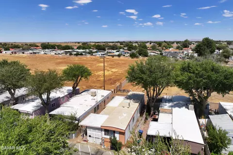 View/Area - 1617 E Avenue I #42, Lancaster, CA 93535 photo 4 of 7