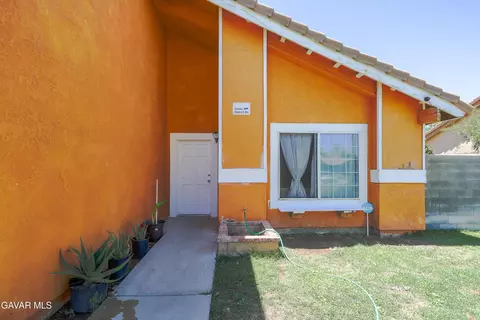 Exterior - 38605 Bitter Root Rd, Palmdale, CA 93550 photo 3 of 7