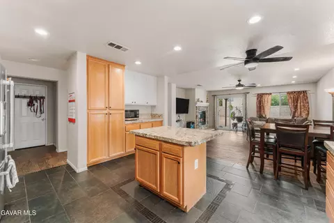 Kitchen - 45554 Robinson Dr, Lancaster, CA 93535 photo 6 of 7