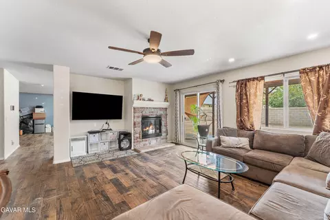 Other - 45554 Robinson Dr, Lancaster, CA 93535 photo 2 of 8
