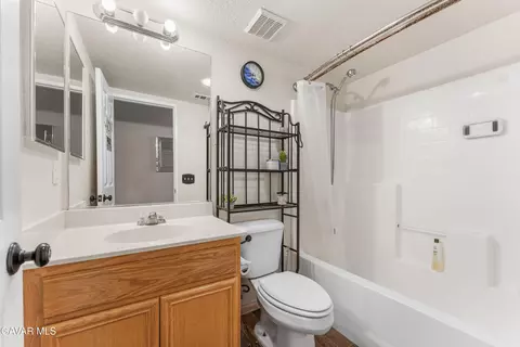 Bath - 45554 Robinson Dr, Lancaster, CA 93535 photo 4 of 4