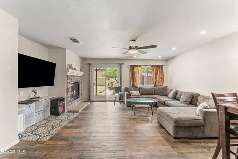 Other - 45554 Robinson Dr, Lancaster, CA 93535 photo 3 of 8