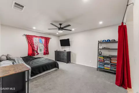 Bedroom - 45554 Robinson Dr, Lancaster, CA 93535 photo 1 of 7