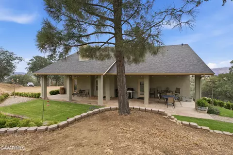 Exterior - 20526 Oak Pass Ave, Tehachapi, CA 93561 photo 2 of 14