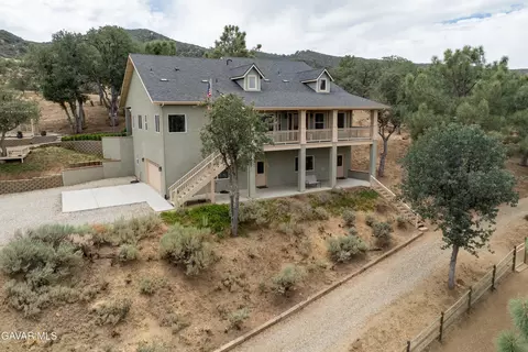 Exterior - 20526 Oak Pass Ave, Tehachapi, CA 93561 photo 12 of 14