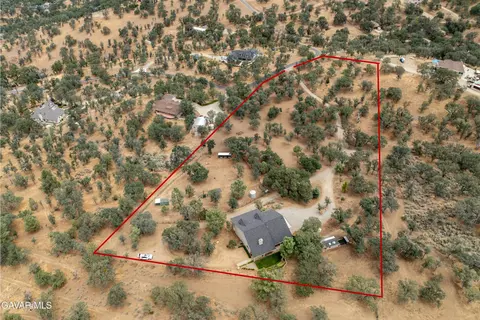View/Area - 20526 Oak Pass Ave, Tehachapi, CA 93561 photo 3 of 9