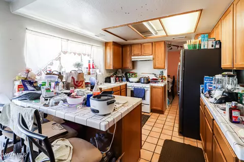 Kitchen - 1307 Marion Ave, Lancaster, CA 93535 photo 1 of 2