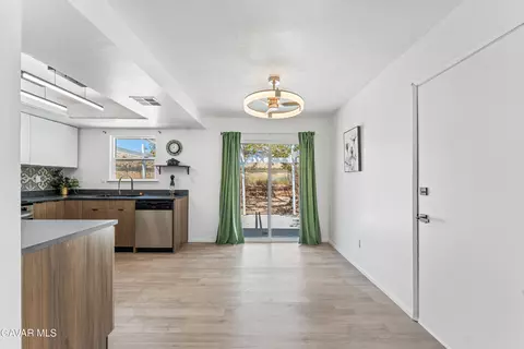 Dining - 39523 E 161st St, Palmdale, CA 93591 photo 2 of 2