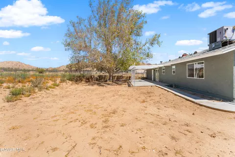 Exterior - 39523 E 161st St, Palmdale, CA 93591 photo 4 of 12