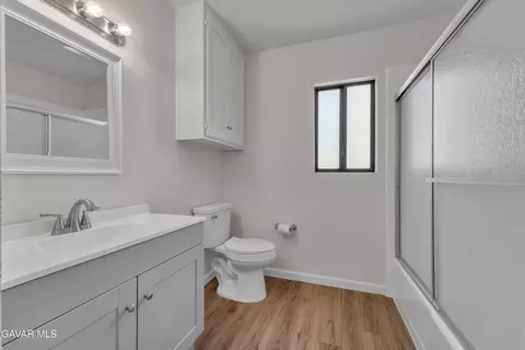 Bath - 42865 Normandy Ln, Lancaster, CA 93536 photo 1 of 1