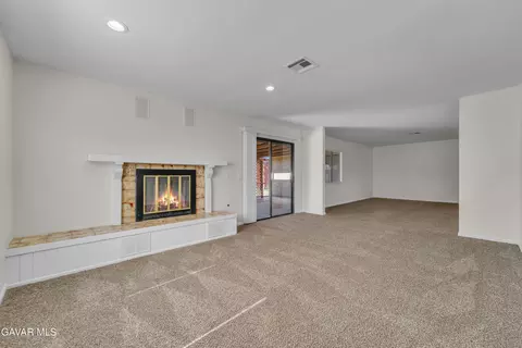 Living - 42865 Normandy Ln, Lancaster, CA 93536 photo 4 of 4