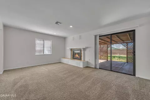 Living - 42865 Normandy Ln, Lancaster, CA 93536 photo 3 of 4