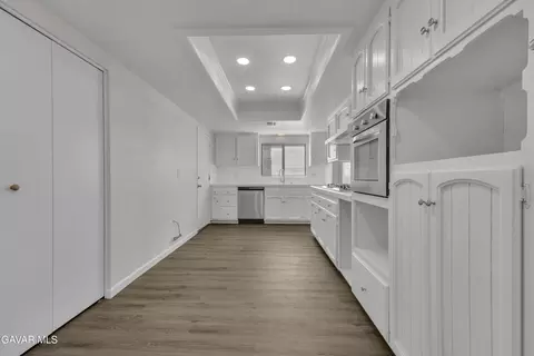 Kitchen - 42865 Normandy Ln, Lancaster, CA 93536 photo 1 of 2