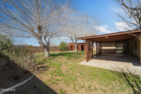 Exterior - 42865 Normandy Ln, Lancaster, CA 93536 photo 3 of 6