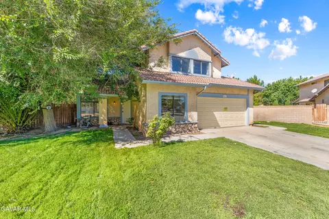 44811 Rock Island Dr, Lancaster, CA 93535