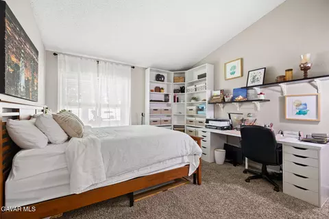 Bedroom - 524 E Ivyton St, Lancaster, CA 93535 photo 3 of 4