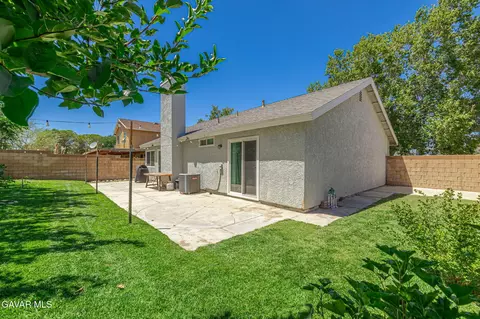 Exterior - 524 E Ivyton St, Lancaster, CA 93535 photo 7 of 9