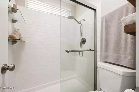 Bath - 524 E Ivyton St, Lancaster, CA 93535 photo 3 of 3