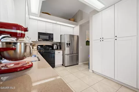 Kitchen - 524 E Ivyton St, Lancaster, CA 93535 photo 2 of 2
