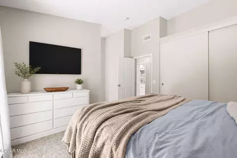 Bedroom - 524 E Ivyton St, Lancaster, CA 93535 photo 2 of 4