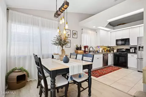 Dining - 524 E Ivyton St, Lancaster, CA 93535 photo 1 of 2
