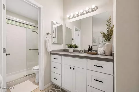 Bath - 524 E Ivyton St, Lancaster, CA 93535 photo 2 of 3