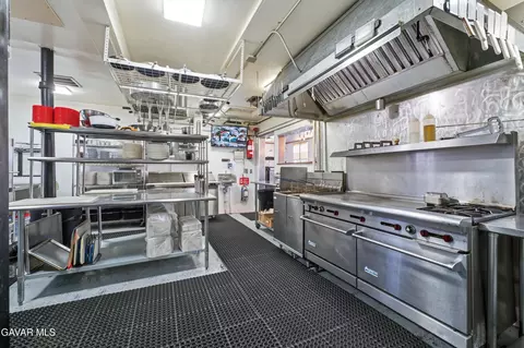 Kitchen - Undisclosed, Caliente, CA 93518 photo 2 of 6