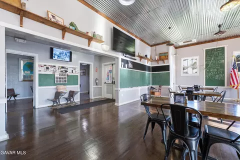 Dining - Undisclosed, Caliente, CA 93518 photo 9 of 16