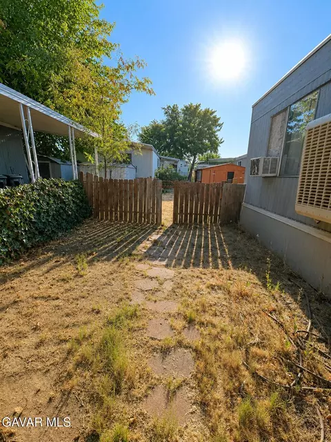 Exterior - 43850 20th St #SPC 116, Lancaster, CA 93535 photo 5 of 6
