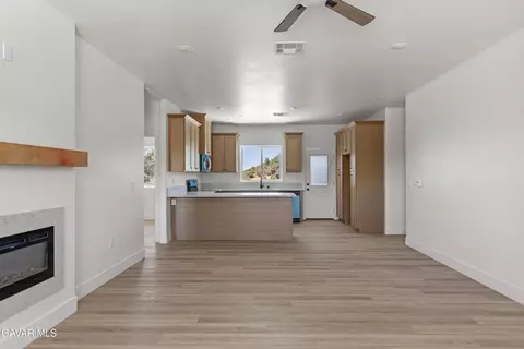Living - 26420 Winchester Ct, Tehachapi, CA 93561 photo 1 of 1