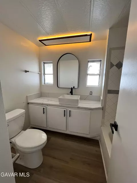 Bath - 43850 E 20th St #289, Lancaster, CA 93535 photo 2 of 2