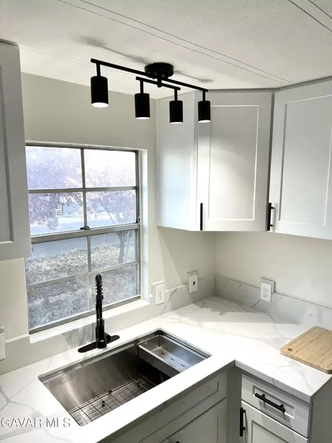Kitchen - 43850 E 20th St #289, Lancaster, CA 93535 photo 3 of 4
