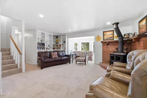 Living - 23860 Parke Ct, Tehachapi, CA 93561 photo 1 of 2