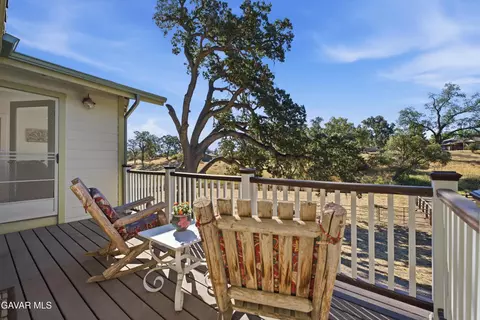 Exterior - 23860 Parke Ct, Tehachapi, CA 93561 photo 10 of 13