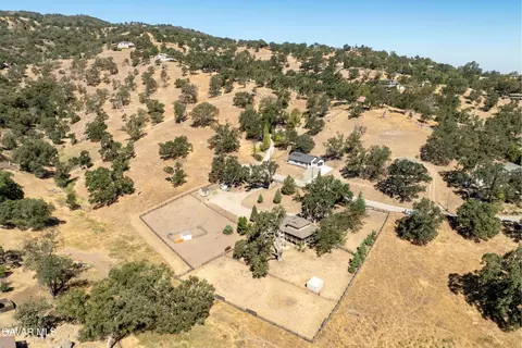 View/Area - 23860 Parke Ct, Tehachapi, CA 93561 photo 4 of 5