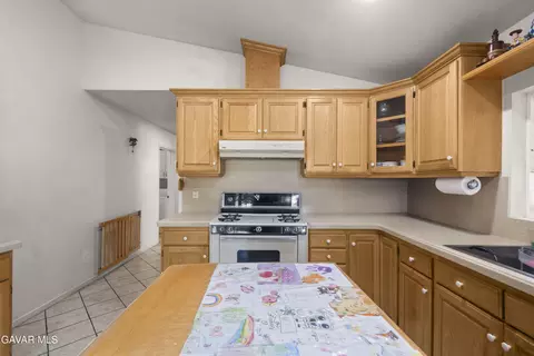 Kitchen - 733 E Avenue J12, Lancaster, CA 93535 photo 5 of 5