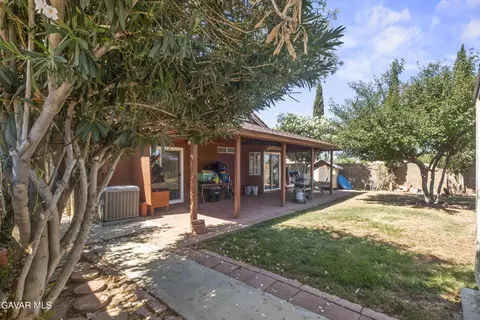 Exterior - 733 E Avenue J12, Lancaster, CA 93535 photo 5 of 10