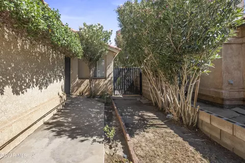Exterior - 733 E Avenue J12, Lancaster, CA 93535 photo 3 of 10