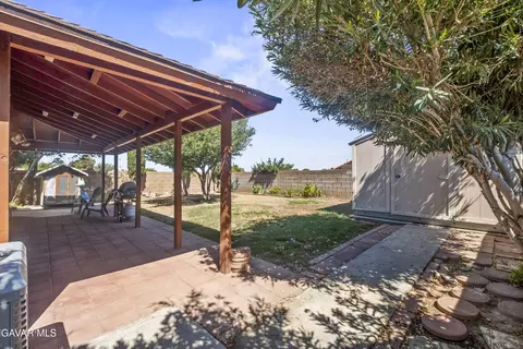 Exterior - 733 E Avenue J12, Lancaster, CA 93535 photo 4 of 10