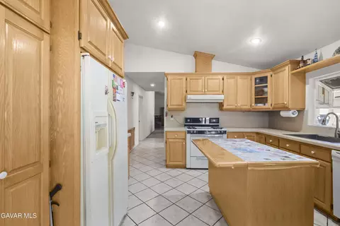 Kitchen - 733 E Avenue J12, Lancaster, CA 93535 photo 1 of 5