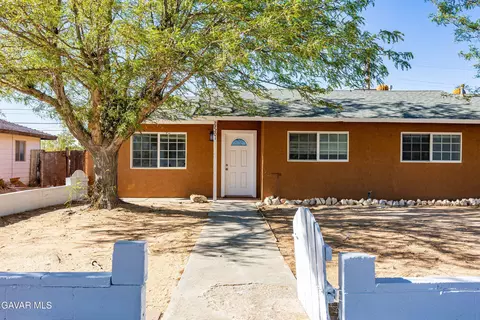Exterior - 27201 Carmichael St, Boron, CA 93516 photo 2 of 8