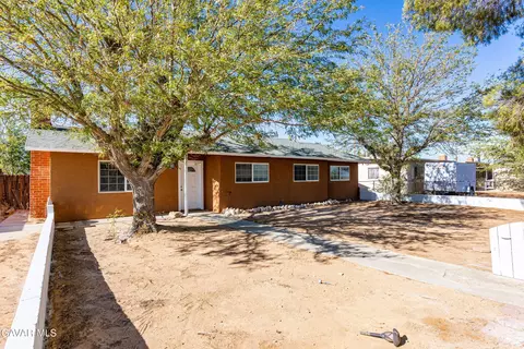 Exterior - 27201 Carmichael St, Boron, CA 93516 photo 3 of 8