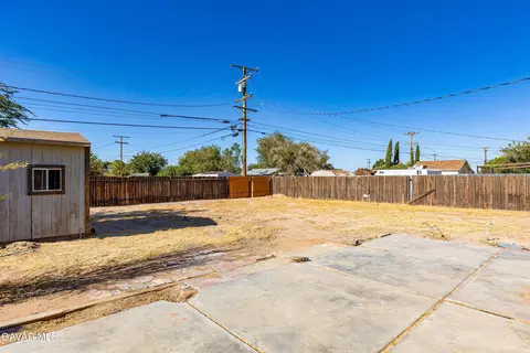 Exterior - 27201 Carmichael St, Boron, CA 93516 photo 5 of 8